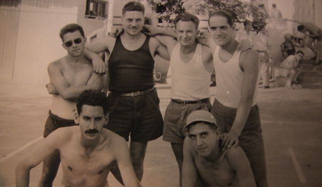 Camp de Lodi. En haut à droite, Henri Zannettacci, Duvalet et Lequément. Saïd en bas à gauche.