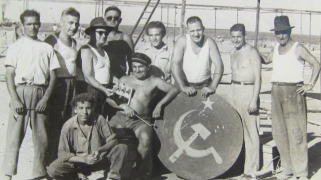 Fête de liberté. A gauche, Dalibey, Pastor, Baglietto, Gallinari, Martin et Climent. Domenech assis.