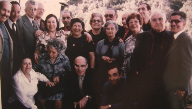 Retour en Algérie de camarades expulsés pendant la guerre. Larbi Bouhali, Pereto et les Salort.